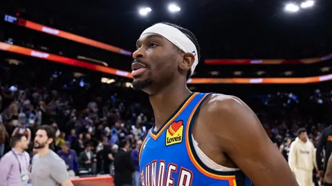 “利物浦客战曼城2球完胜，焦点对决激烈进行”